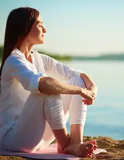 Relaxed Woman Enjoying Sea 253x327